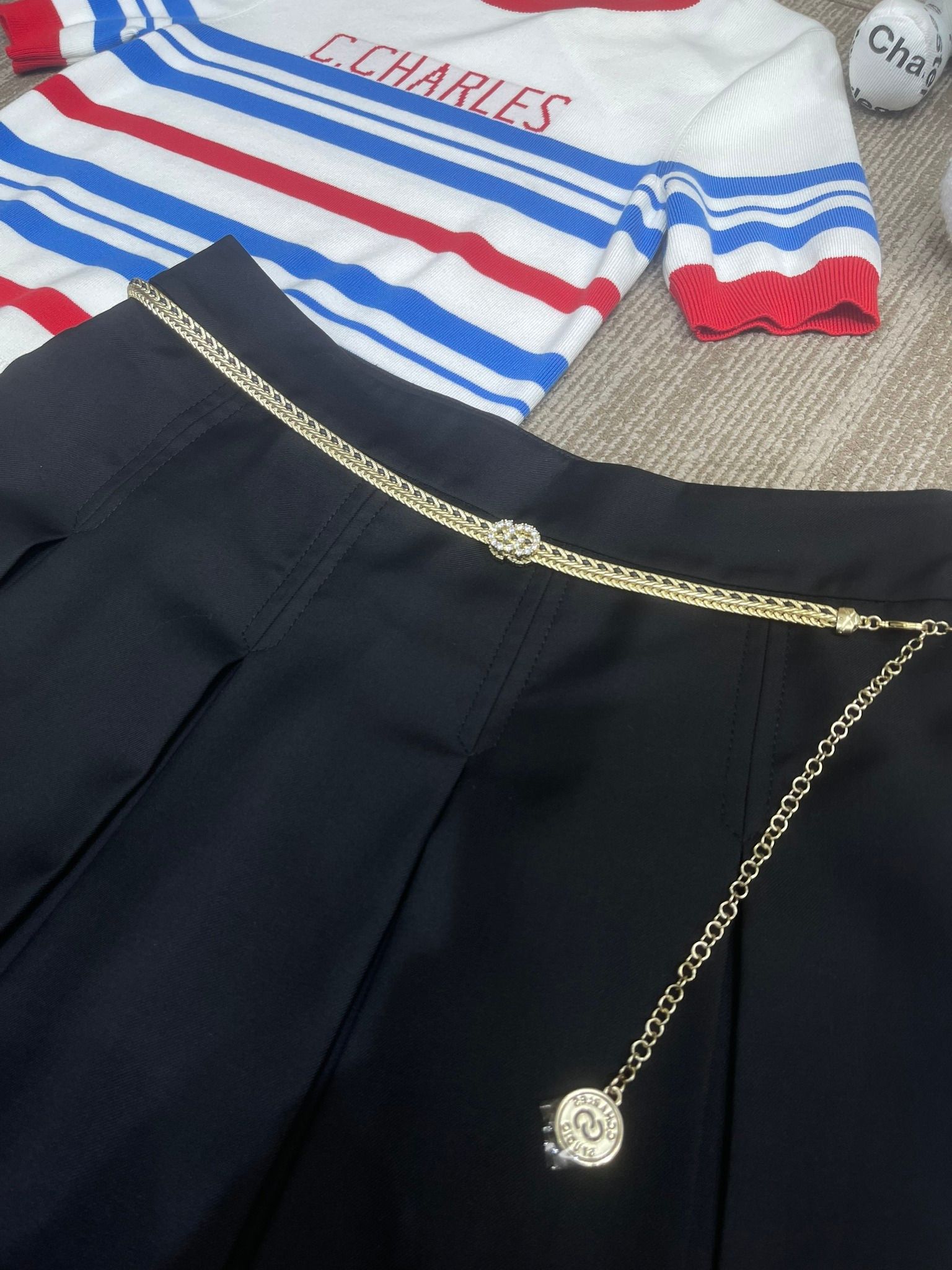 Chân váy kèm belt vàng