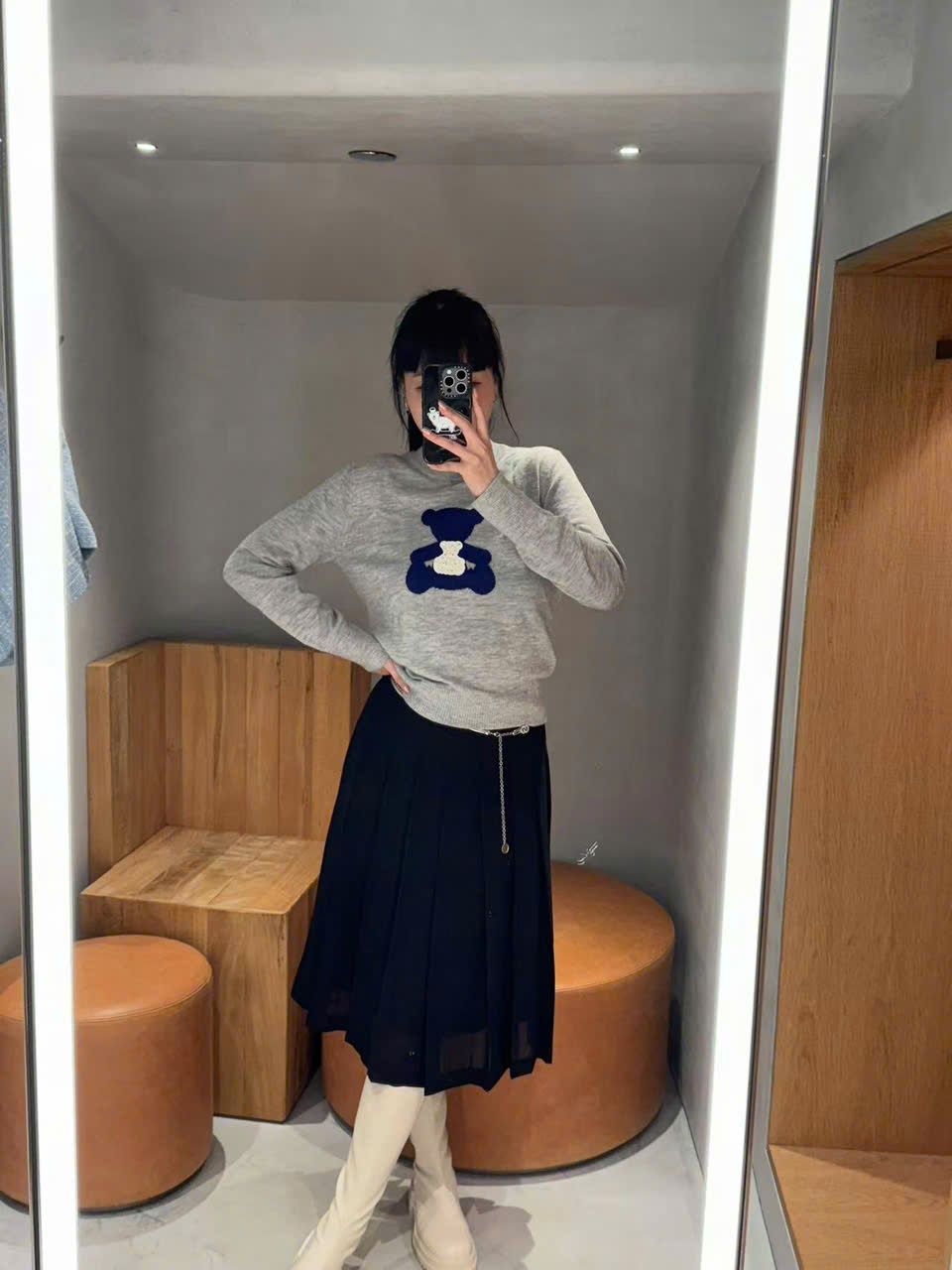 Áo len cashmere xám hình gấu