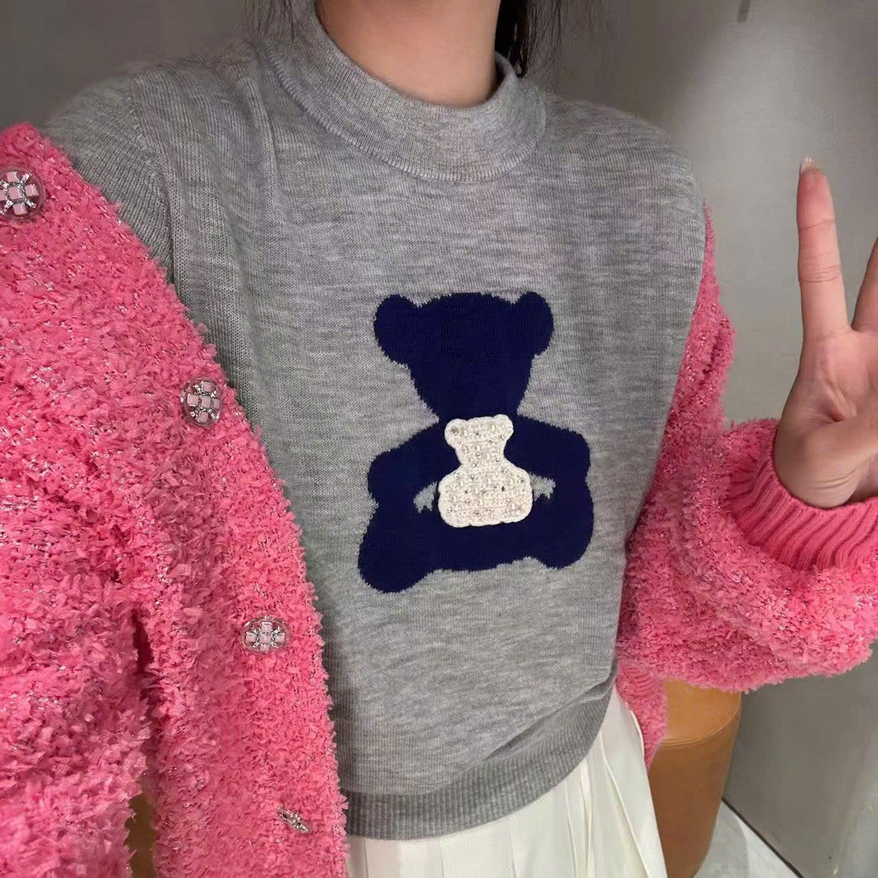 Áo len cashmere xám hình gấu