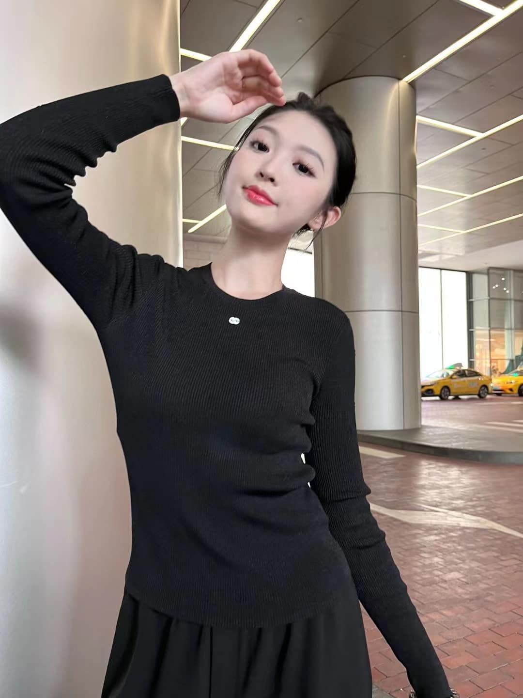 Áo dài tay đen - hoa nhí