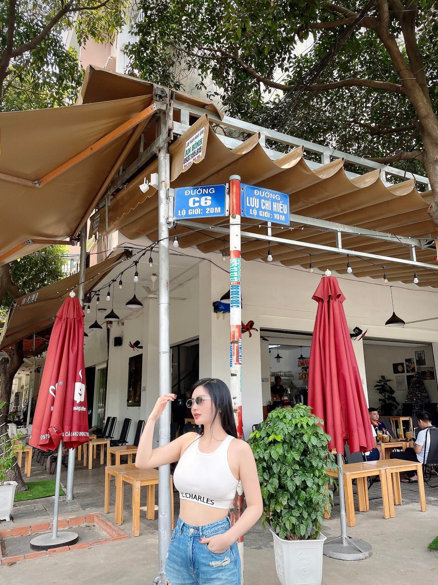 Áo tank top croptop trắng
