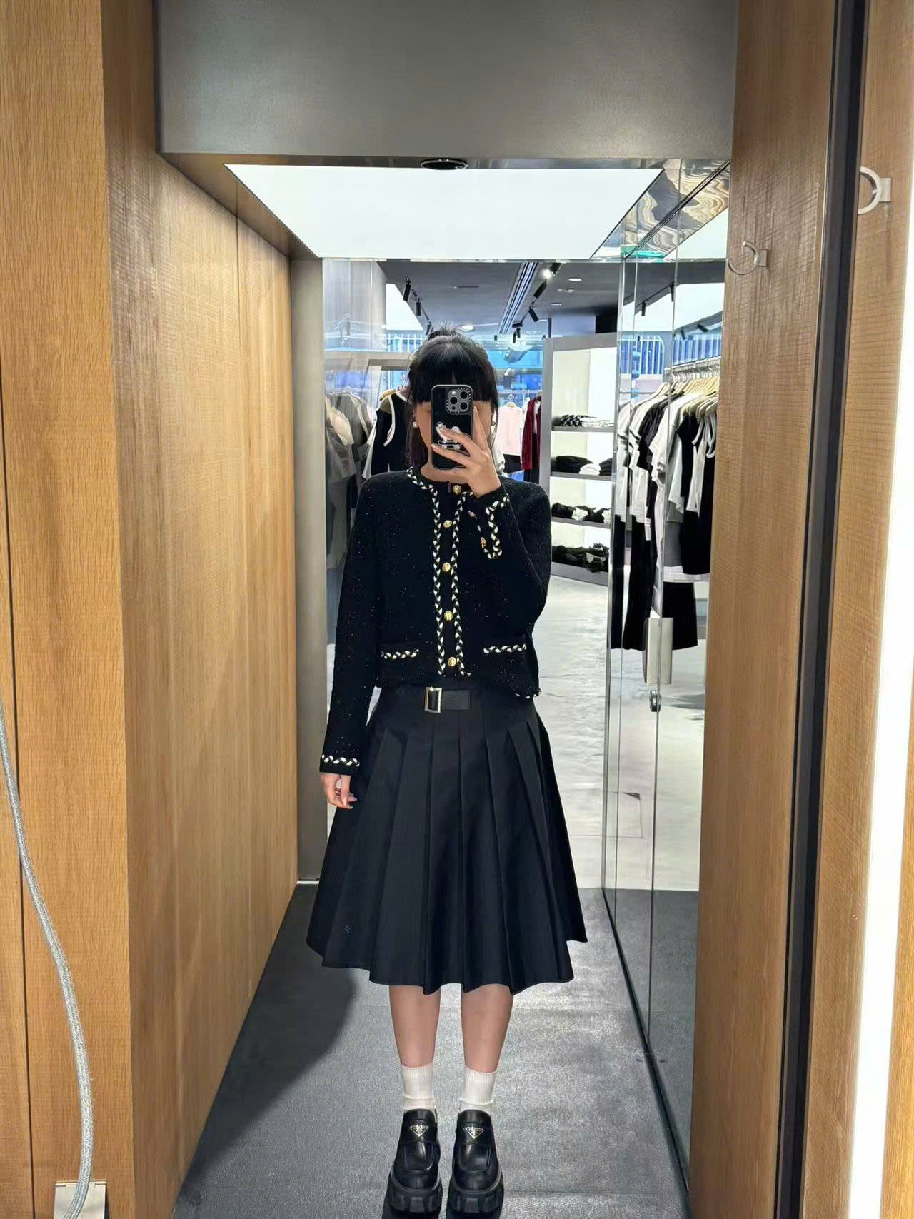 CDG đen blink, cúc vàng
