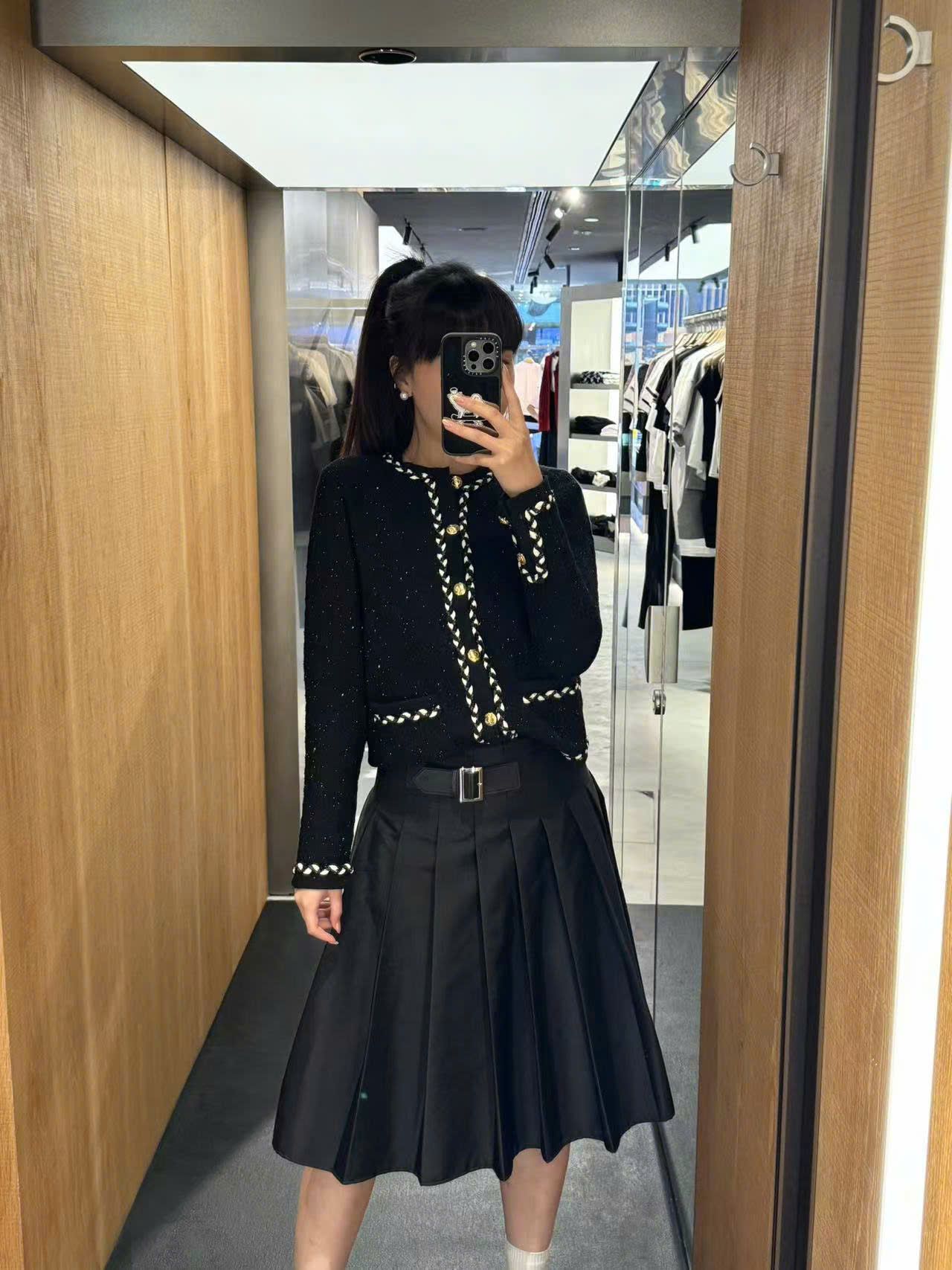 CDG đen blink, cúc vàng