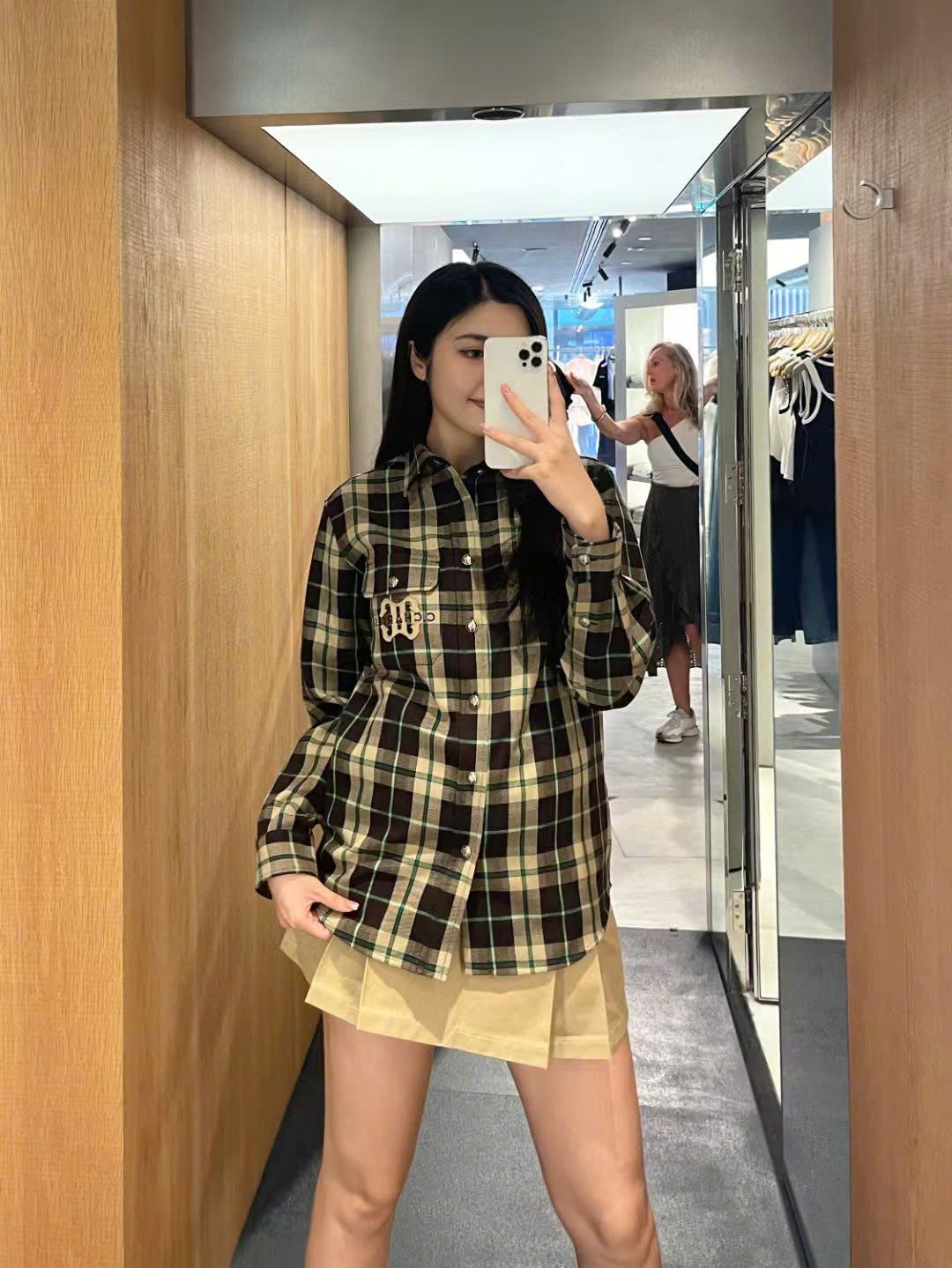 Áo sơmi kẻ caro vàng đen logo CC lồng