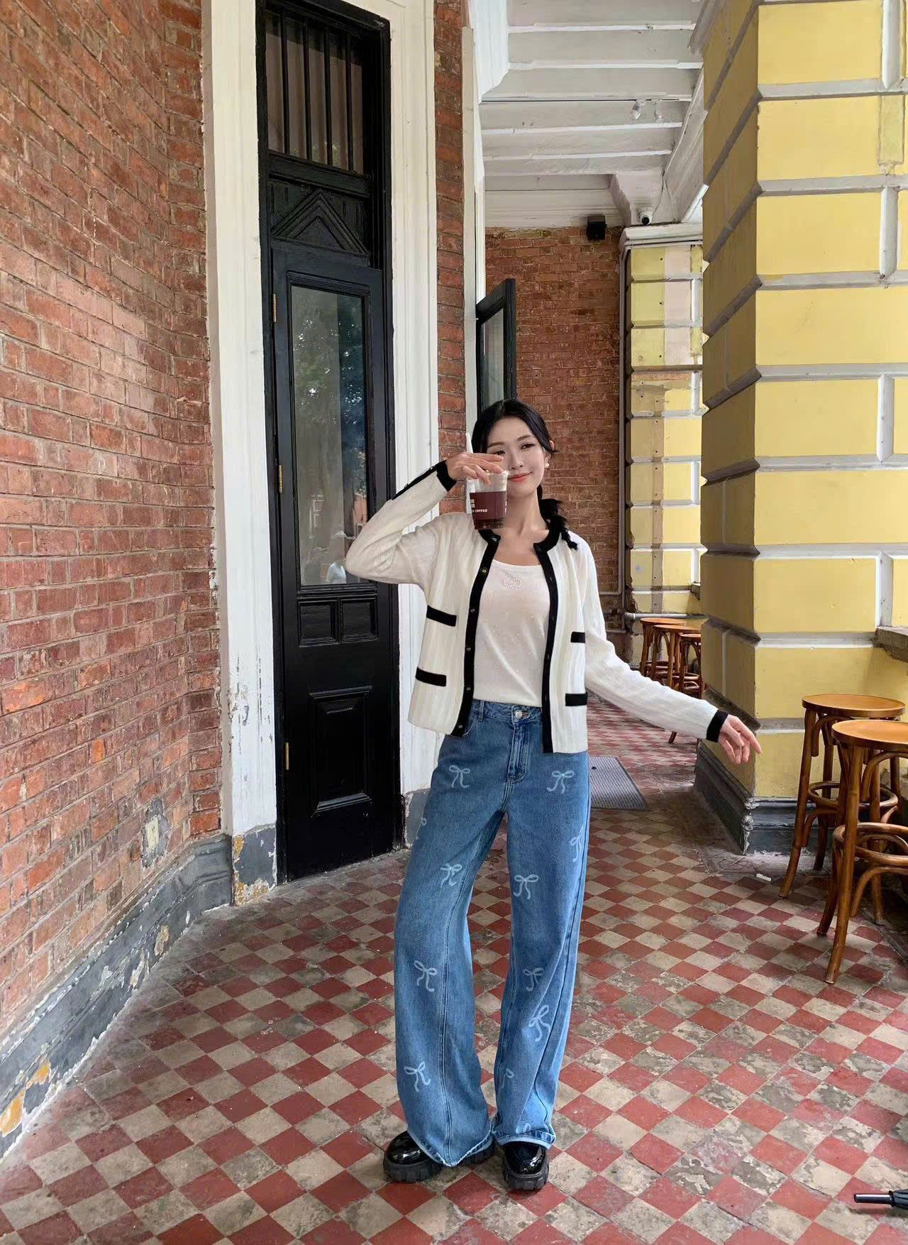 CDG 4 túi viền đen