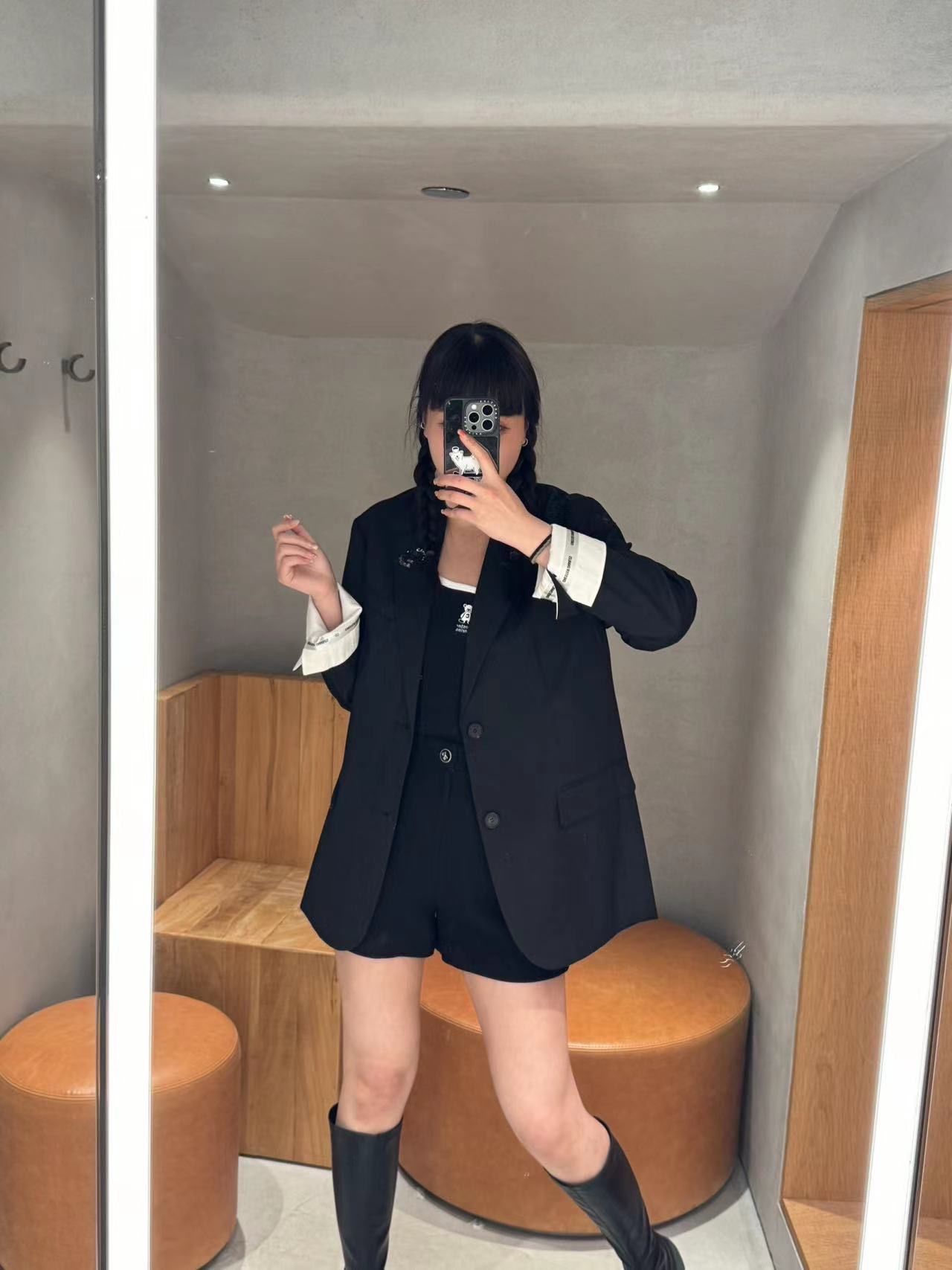 Áo Blazer viền cổ CC, tay lật