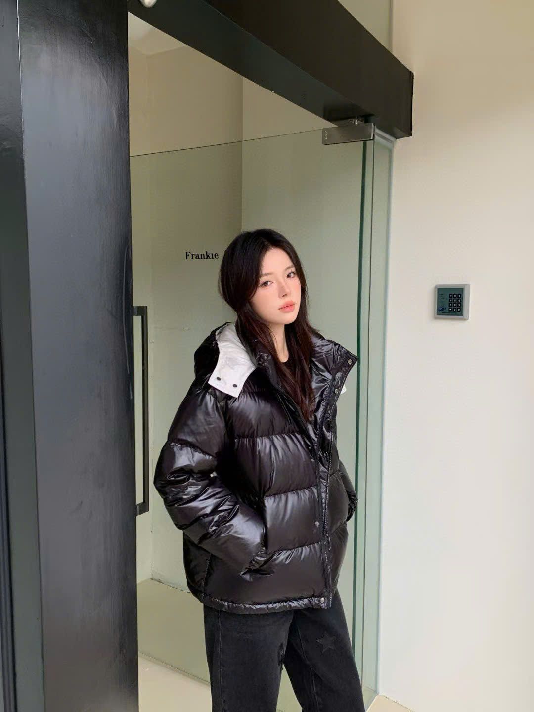 Áo phao lông vũ Đen logo lưng