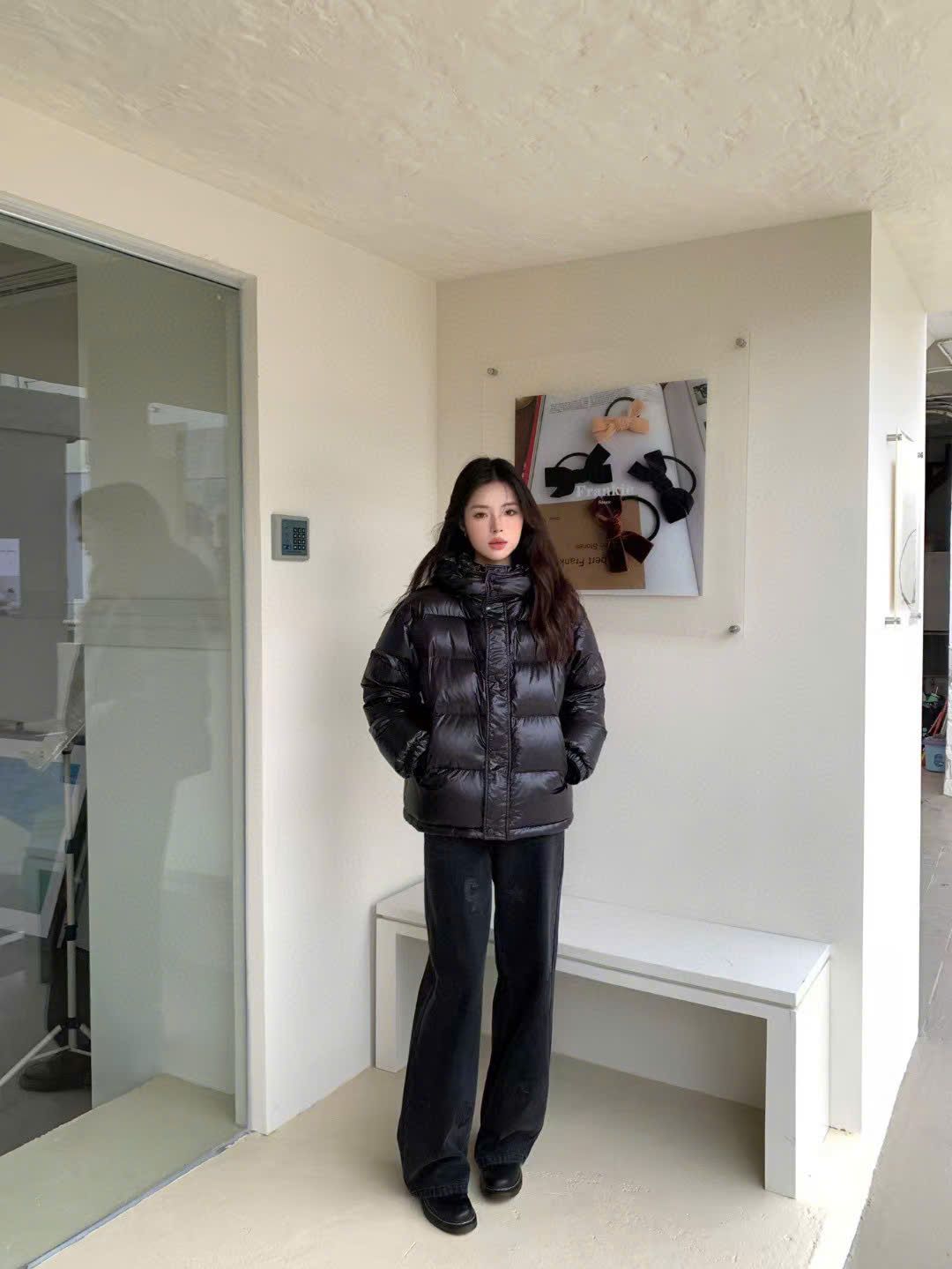 Áo phao lông vũ Đen logo lưng
