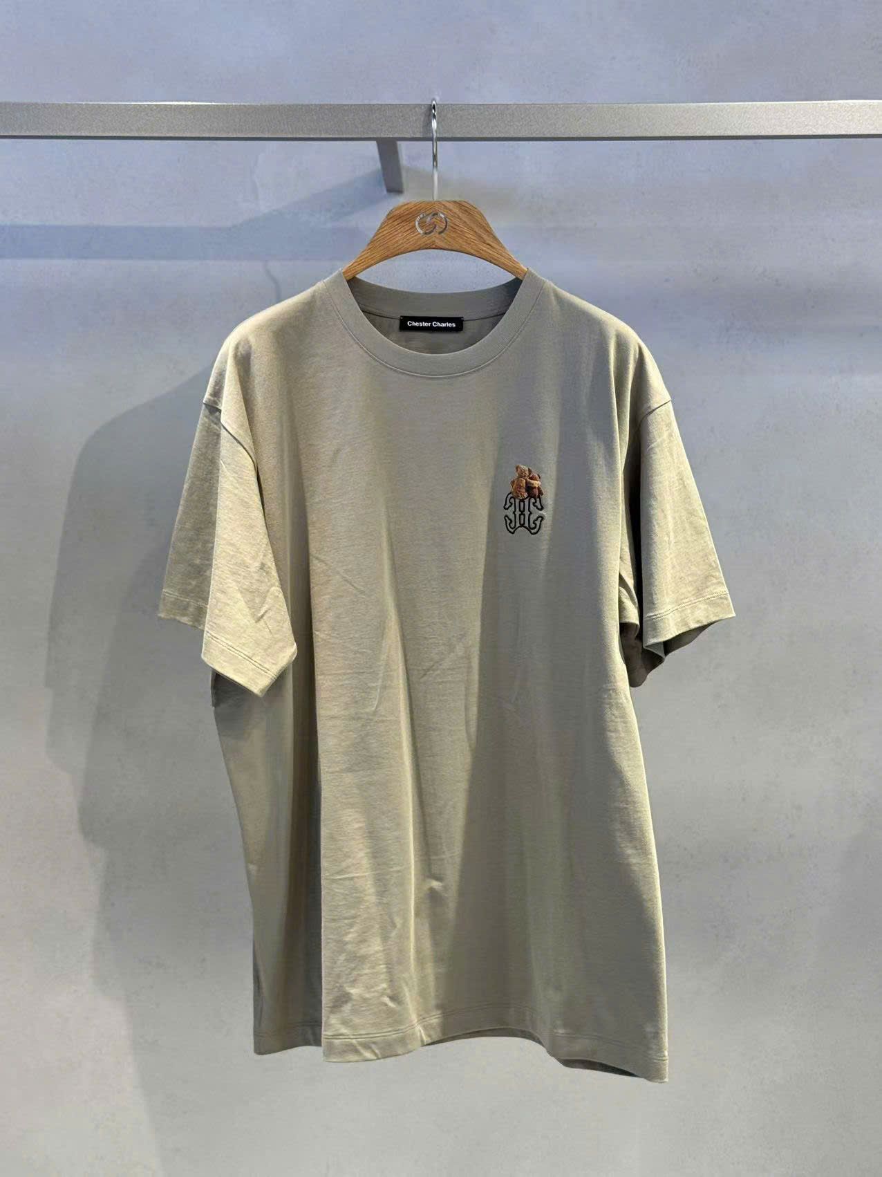 Áo phông Vàng Rêu - Gấu logo ngực