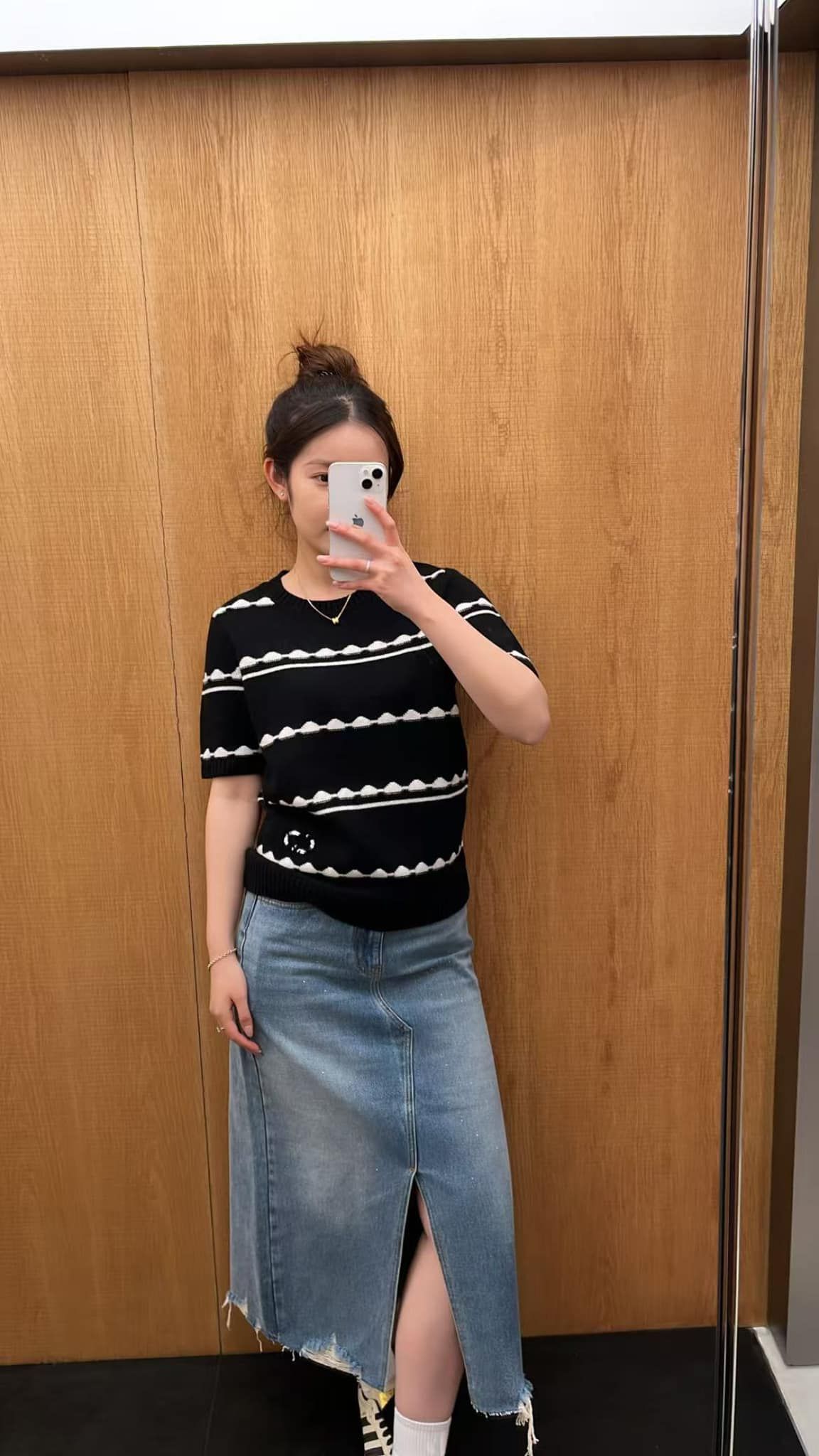 Áo len ngắn tay đen ziczac