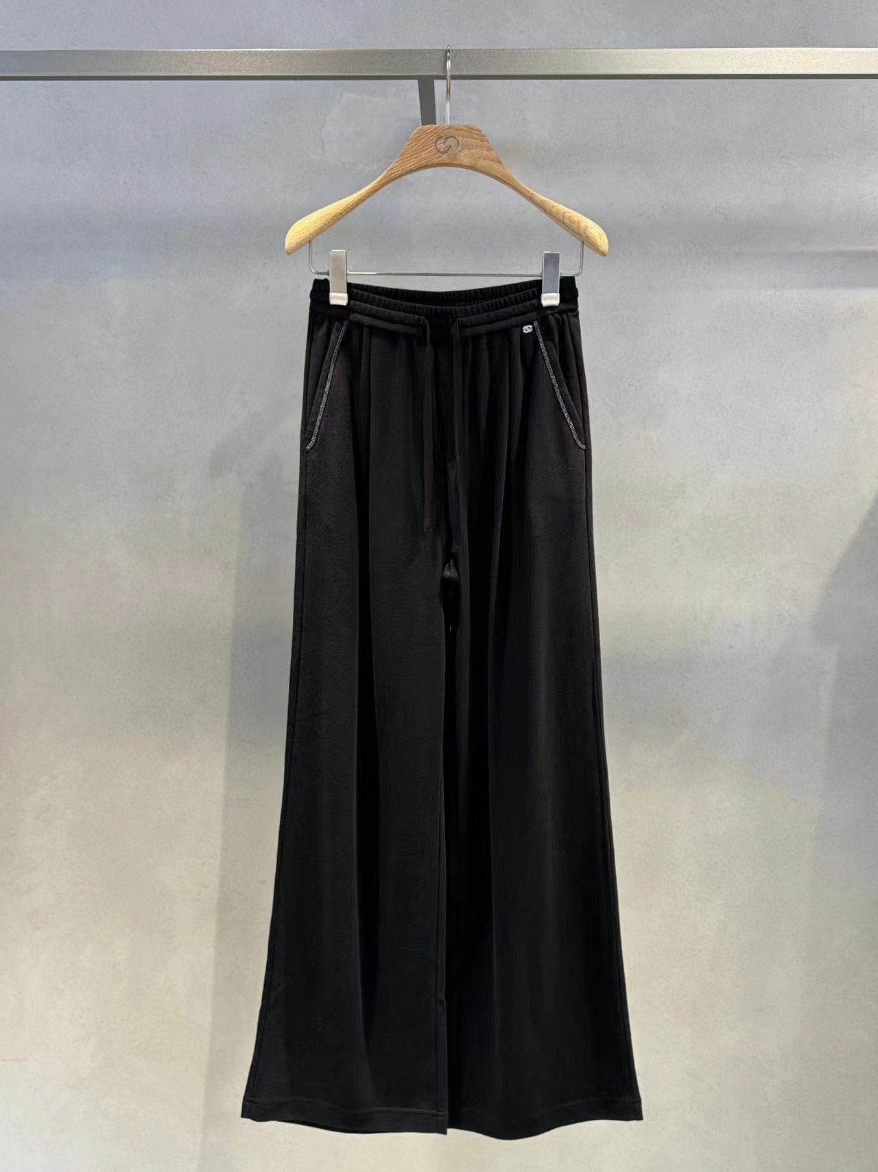 Quần thun đen - cotton lụa