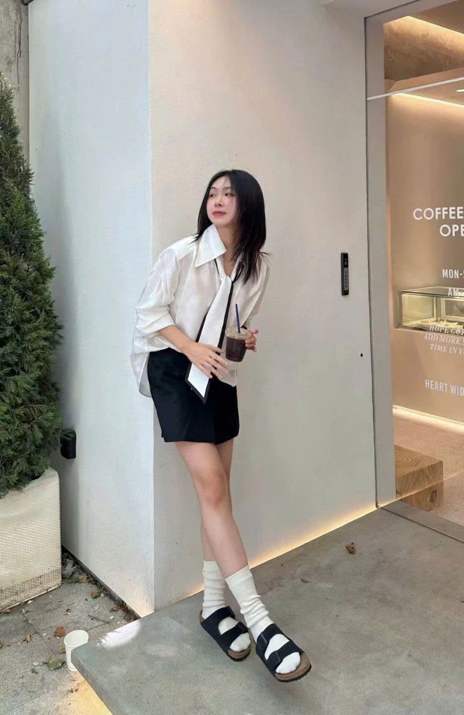 Sơ mi thắt cà vạt nữ