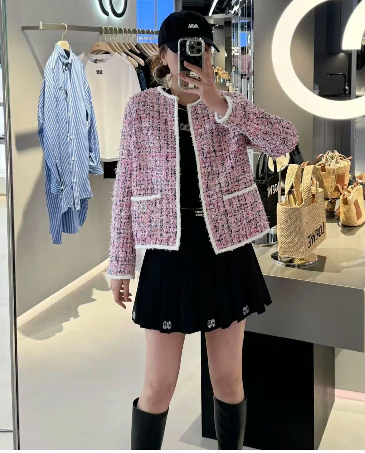 Áo dạ tweed hồng túi viền trắng