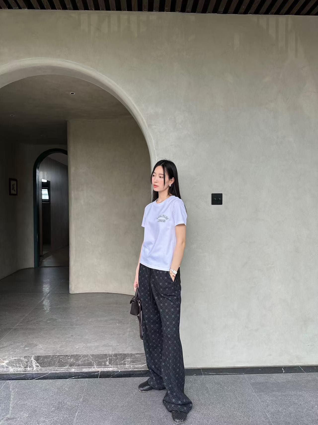 Quần nỉ đen CH