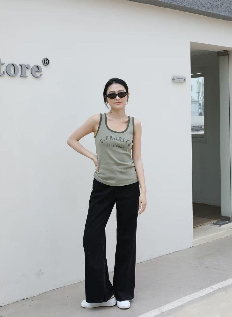 Áo tanktop xanh rêu- chữ Hongkong