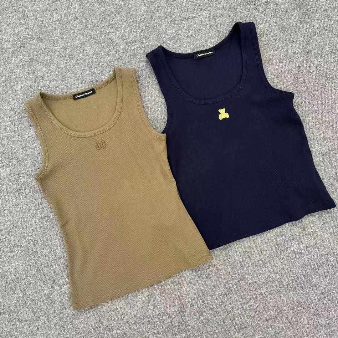 Áo tanktop màu xanh rêu