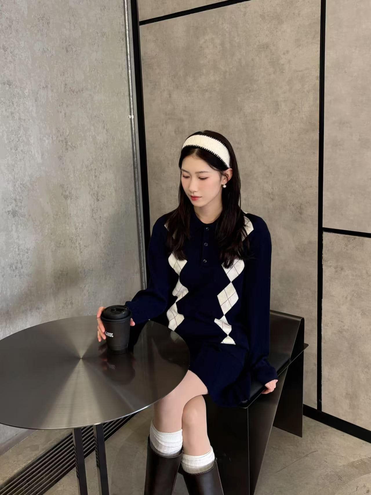 Áo len polo navy họa tiết trám trắng