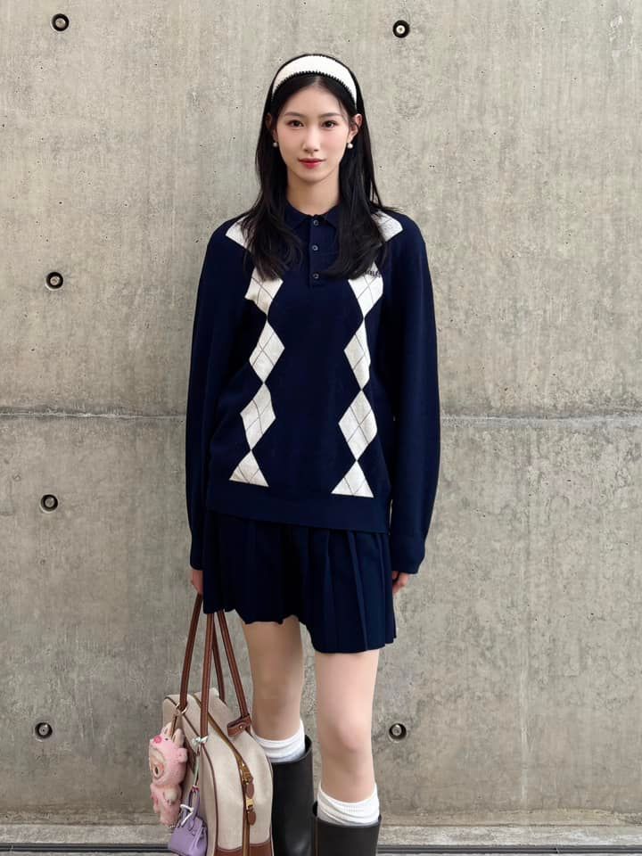 Áo len polo navy họa tiết trám trắng