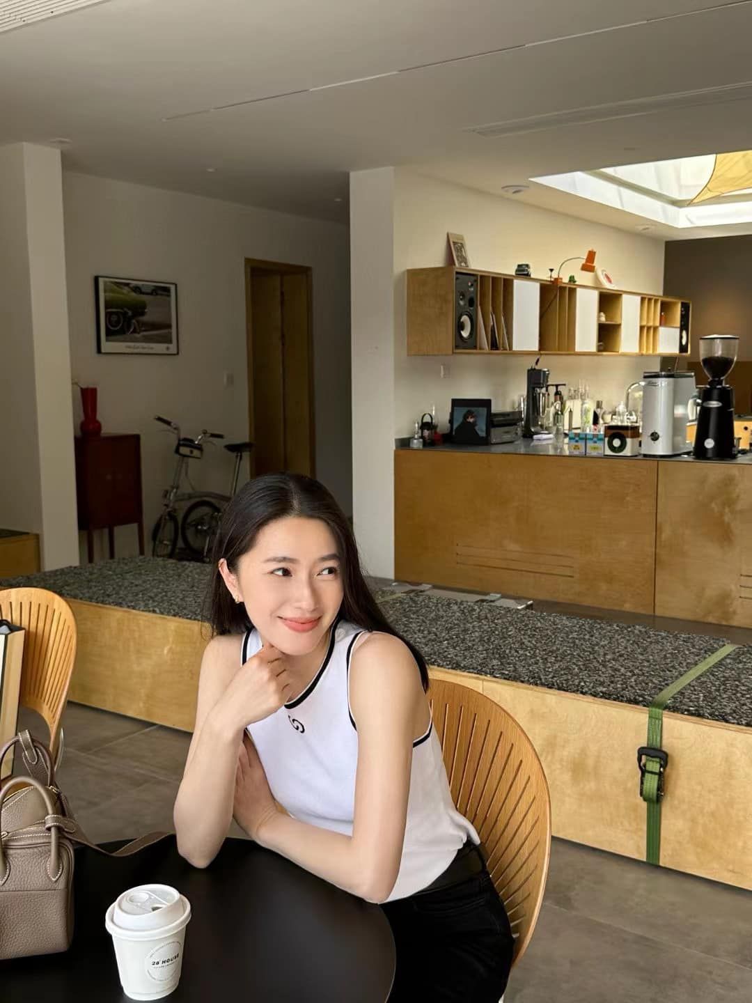 Áo 3 lỗ trắng viền đen