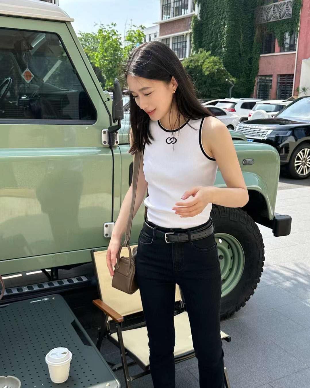 Áo 3 lỗ trắng viền đen