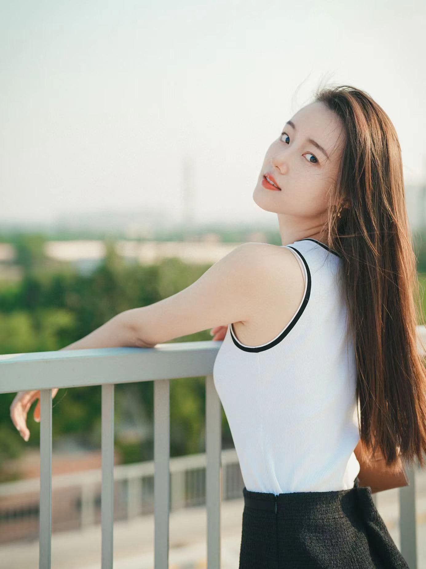 Áo 3 lỗ trắng viền đen