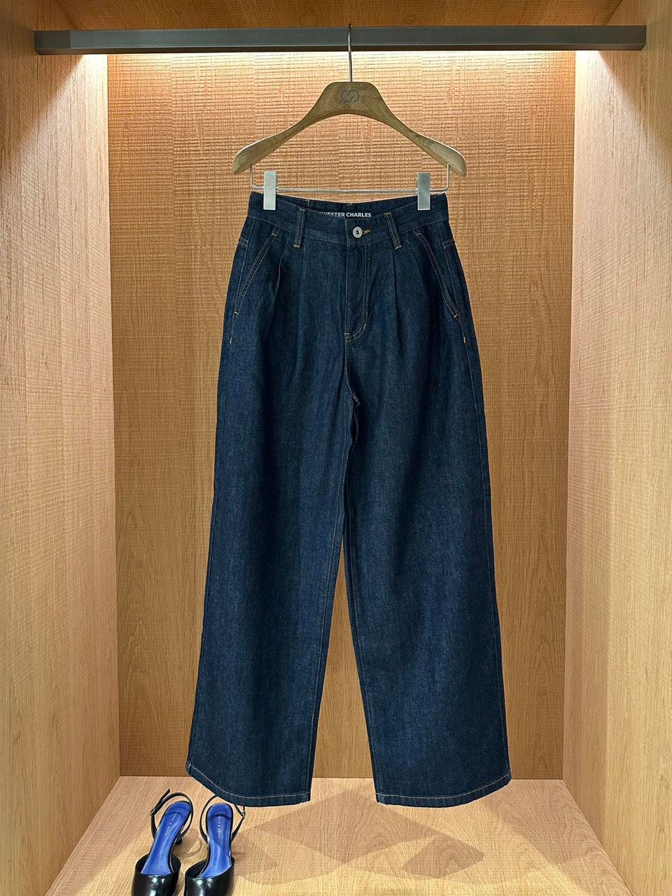 Quần jean xanh than - gấp 2 ly (mẫu mới)
