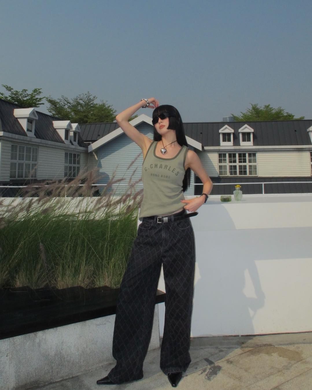 Áo tanktop xanh rêu- chữ Hongkong
