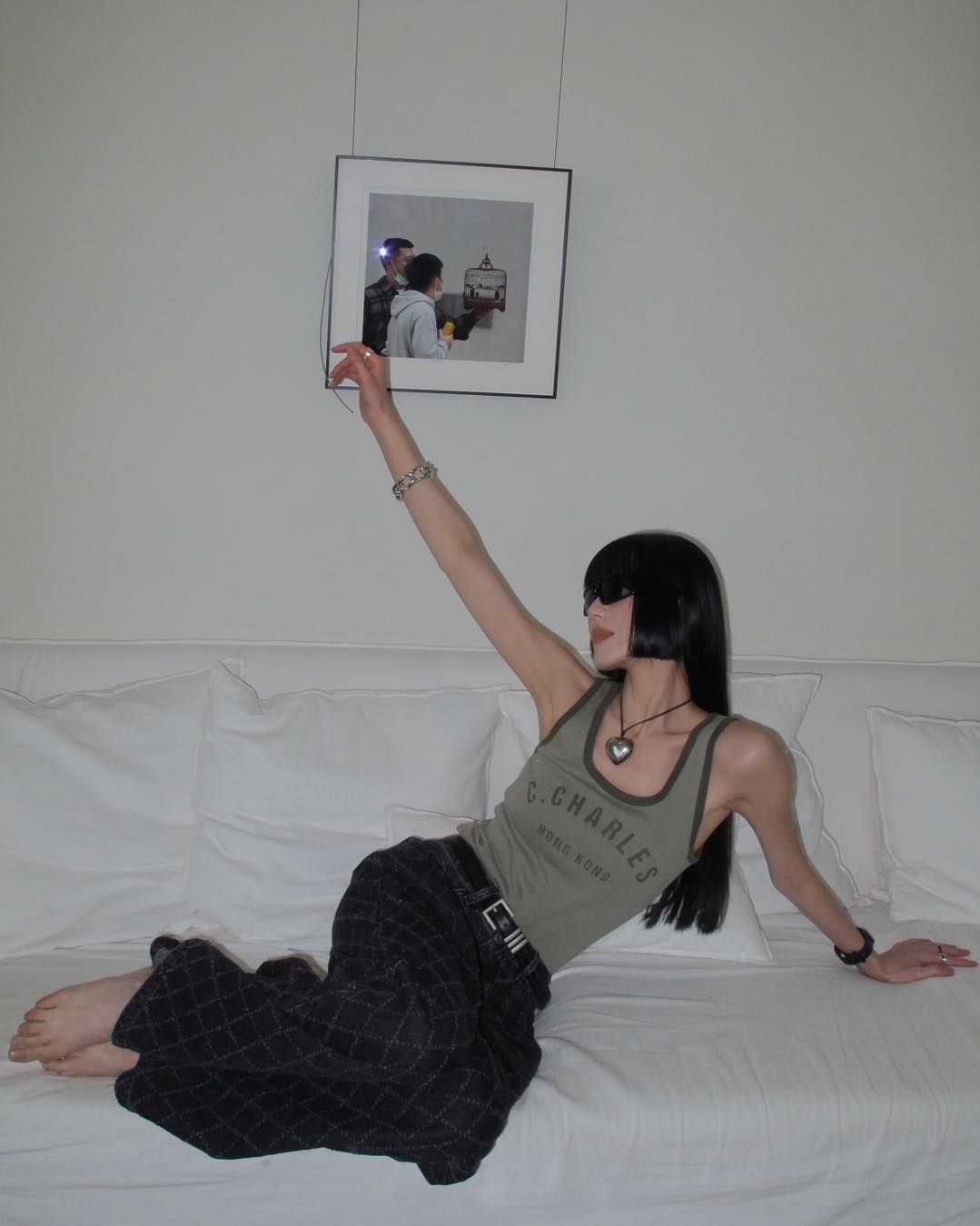 Áo tanktop xanh rêu- chữ Hongkong