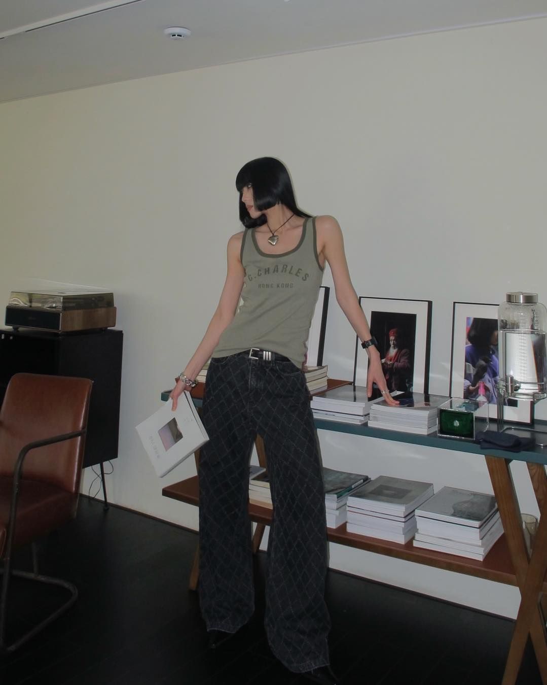 Áo tanktop xanh rêu- chữ Hongkong