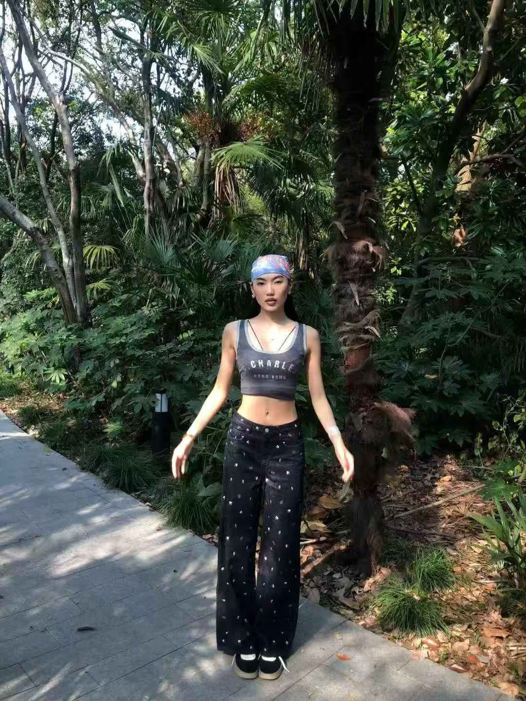 Áo tanktop màu xám tro