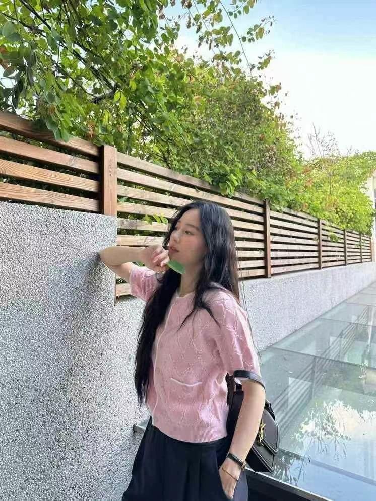 Áo CDG trám hồng ngắn tay