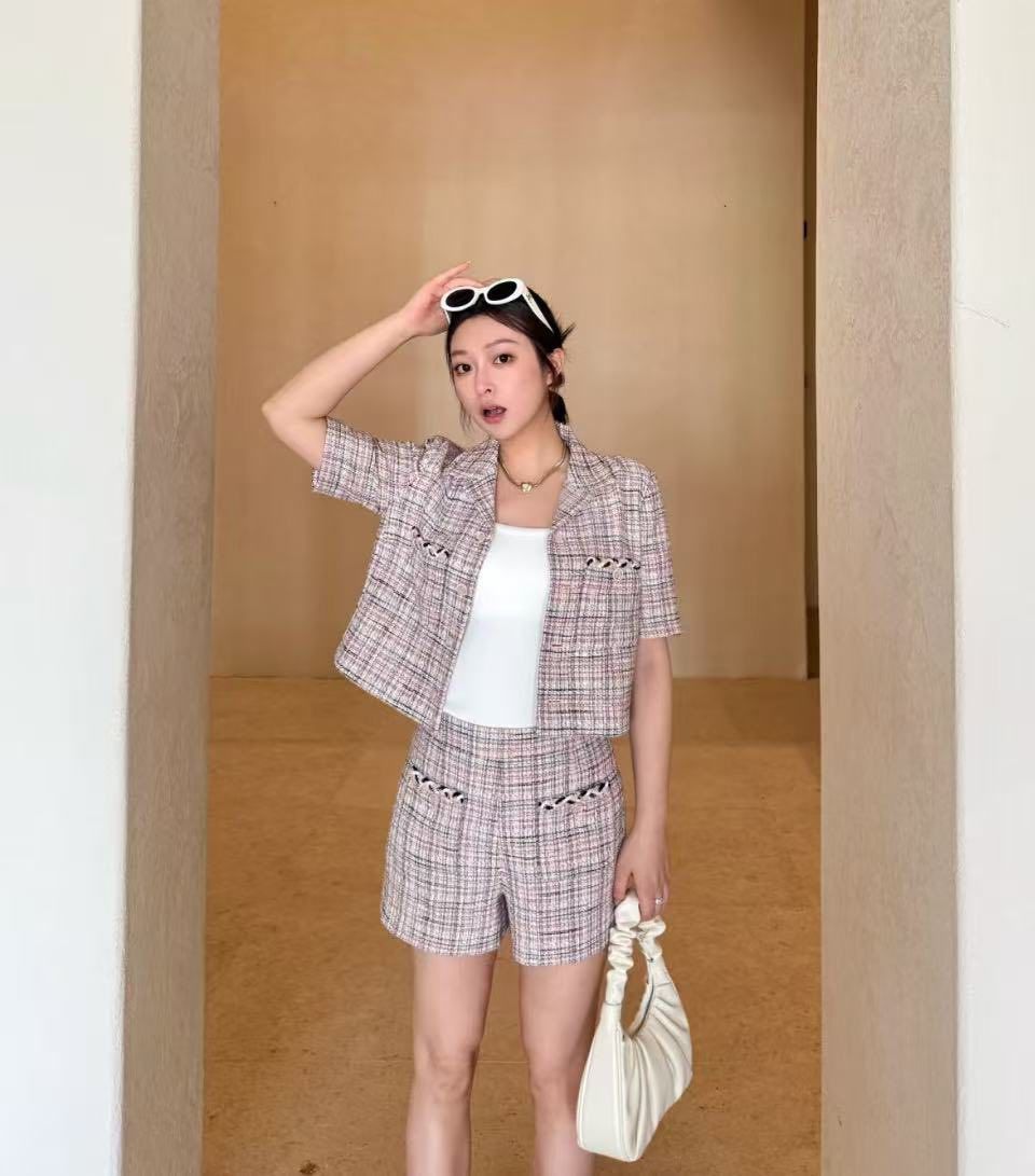 Quần short dạ tweed hồng kẻ