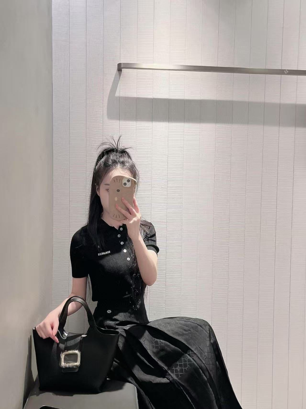 Chân váy dài Lụa full logo lì