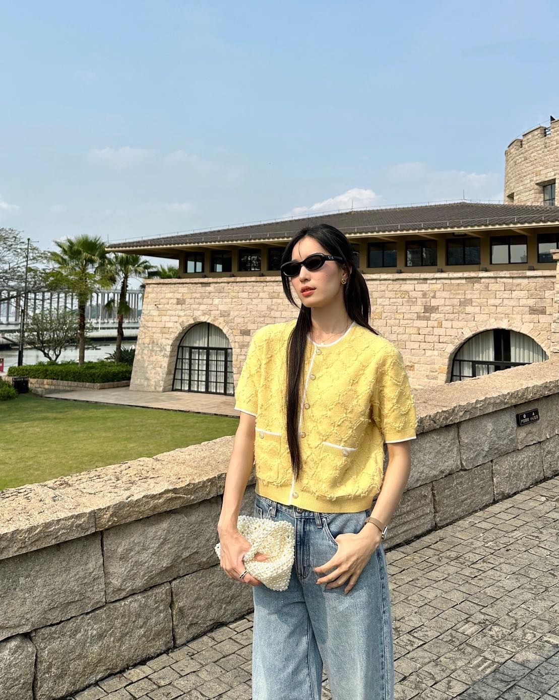Áo ngắn tay trám lông vàng