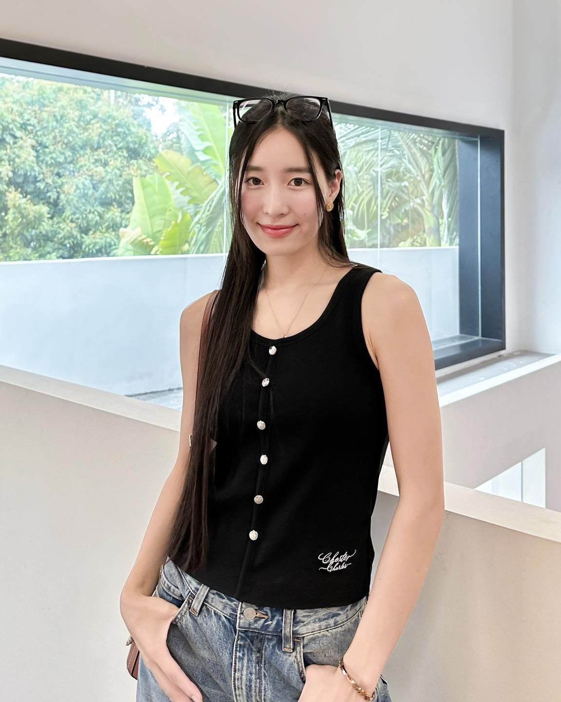 Áo 3 lỗ đen - 6 cúc bạc