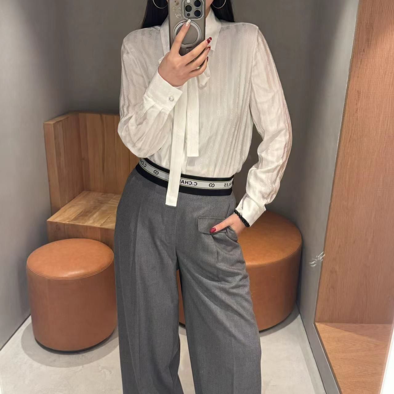 Áo sơ mi lụa full logo - dây nơ trắng