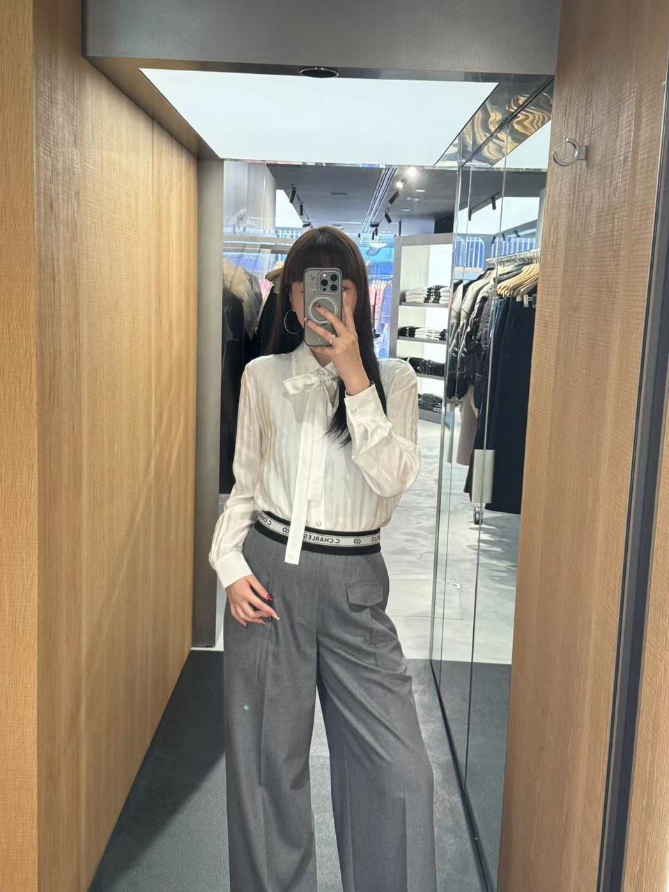 Áo sơ mi lụa full logo - dây nơ trắng