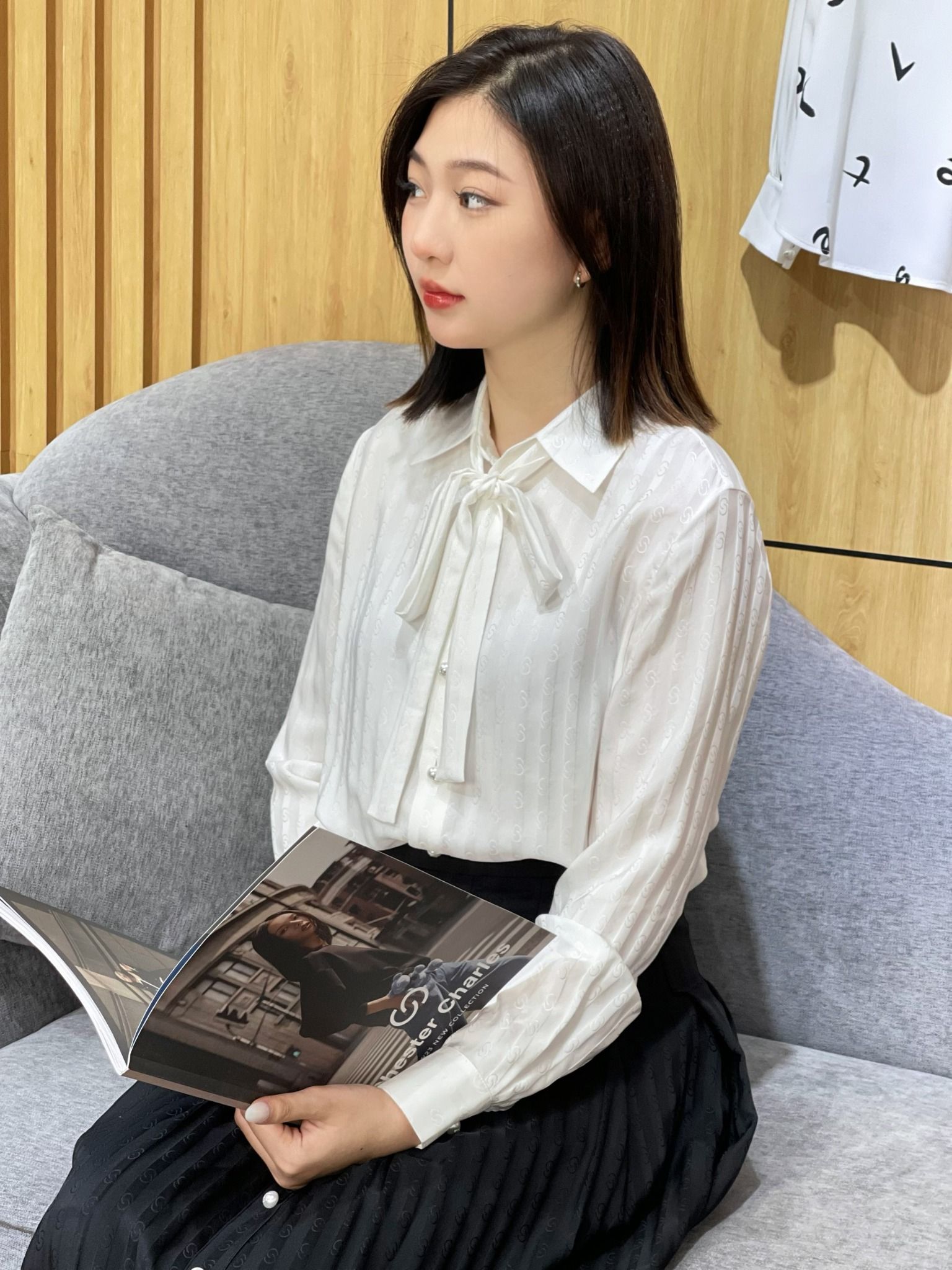 Áo sơ mi lụa full logo - dây nơ trắng