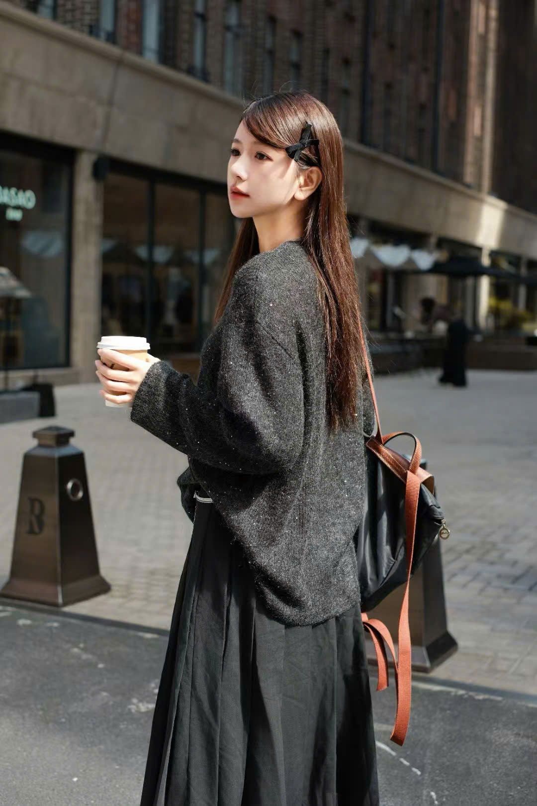Áo len xốp dáng dài đính sequin