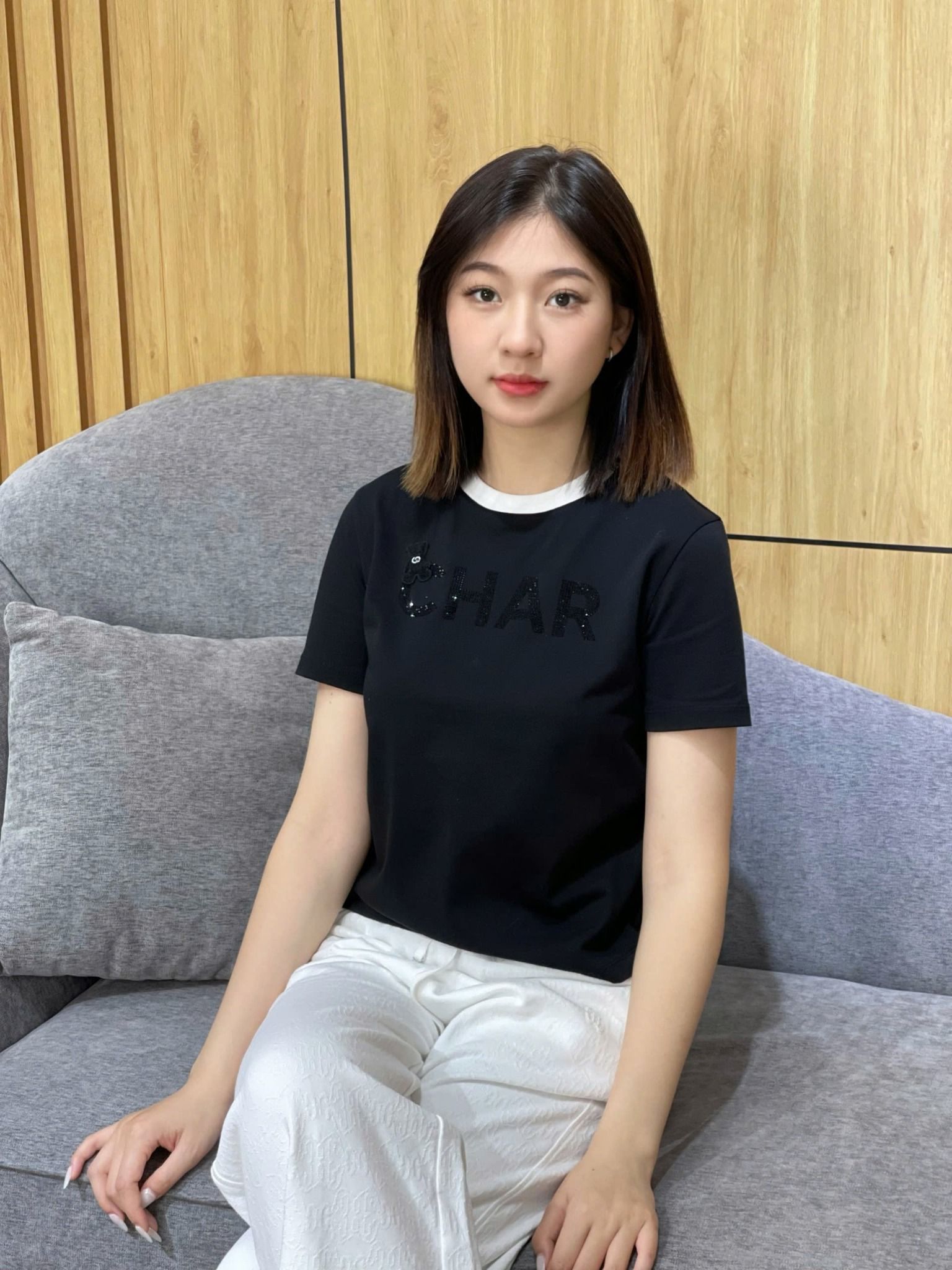 Áo phông đen - gấu nhỏ, chữ blink