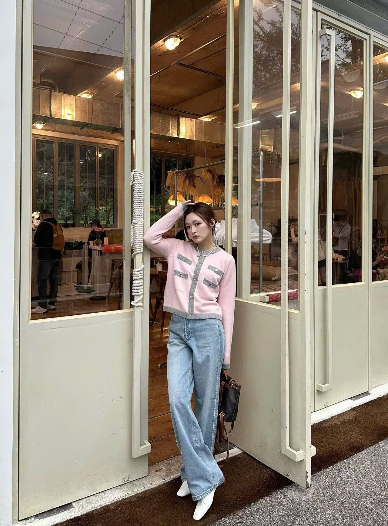CDG hồng, viền xám