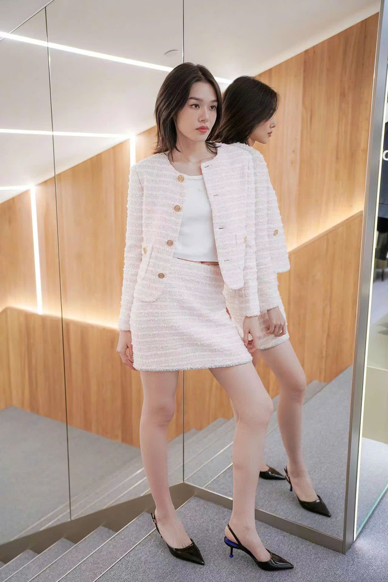 Áo Twed Hồng - Nút đồng