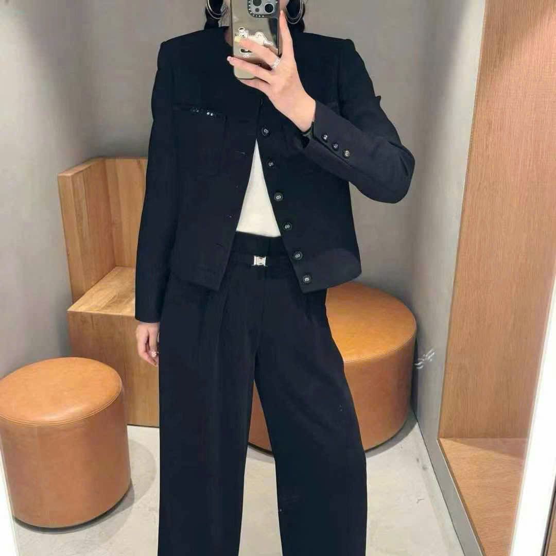 Áo khoác Đen 2 túi ngực ( len wool + Silk)