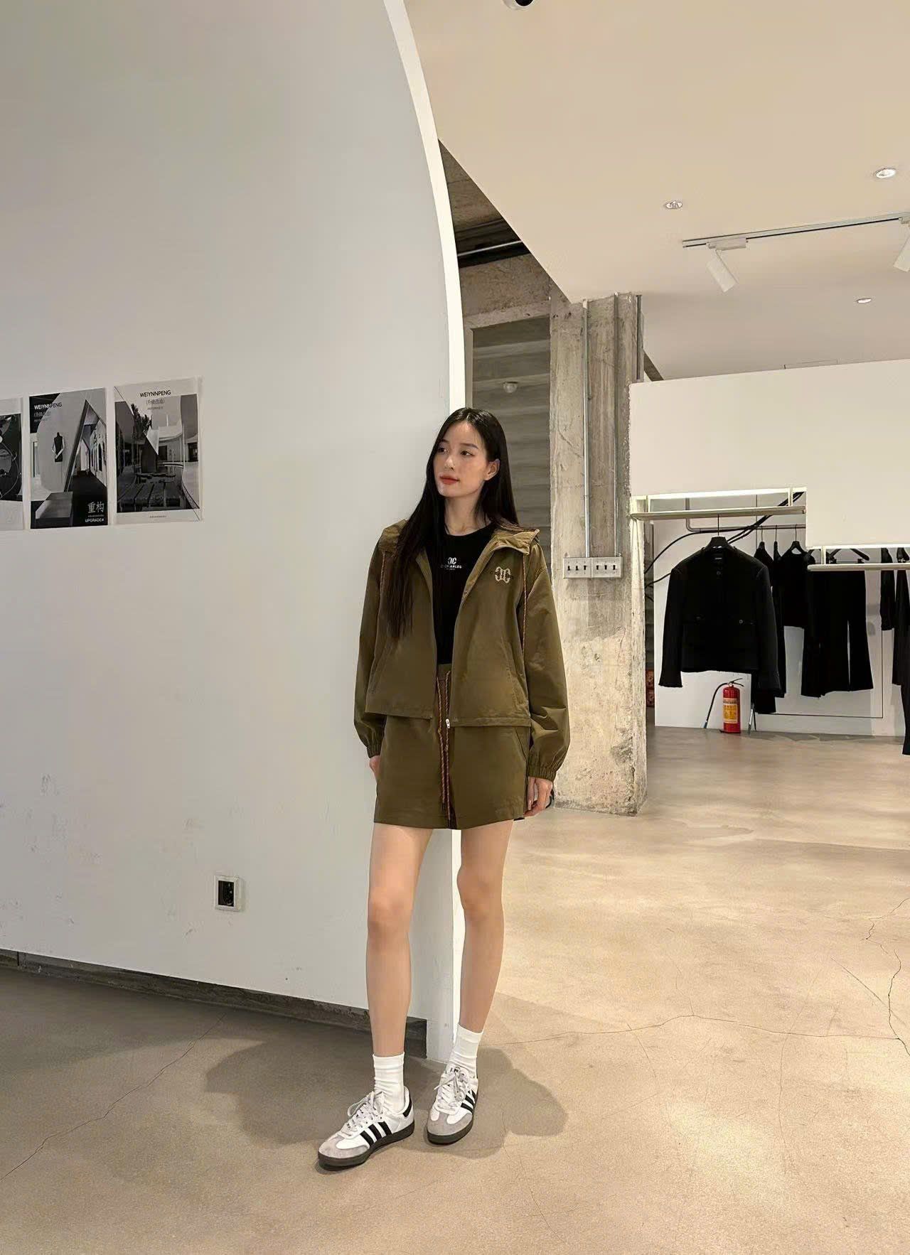 Bộ áo khoác kaki và quần sooc màu rêu set