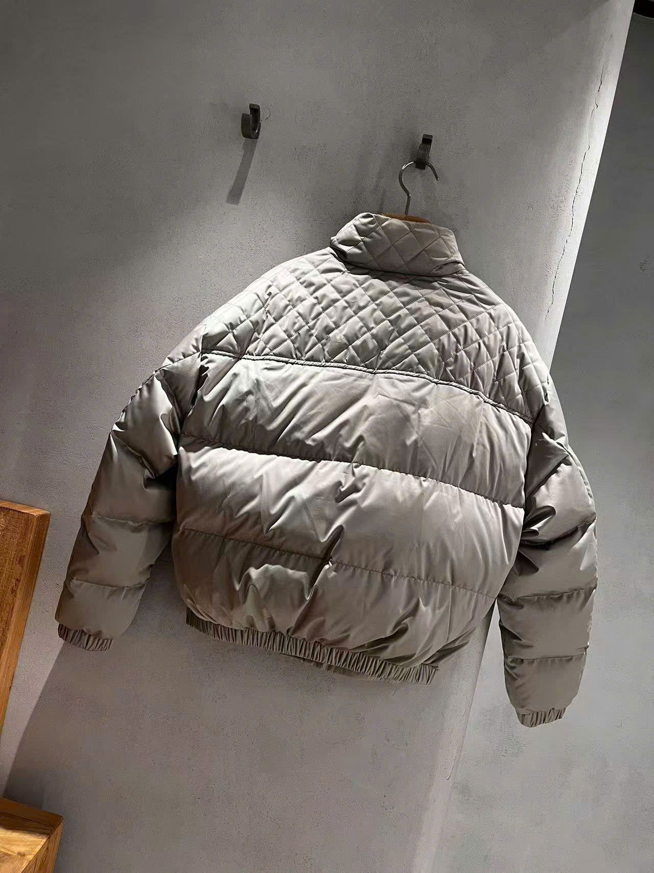 Áo phao béo ghi hai túi logo túi trái