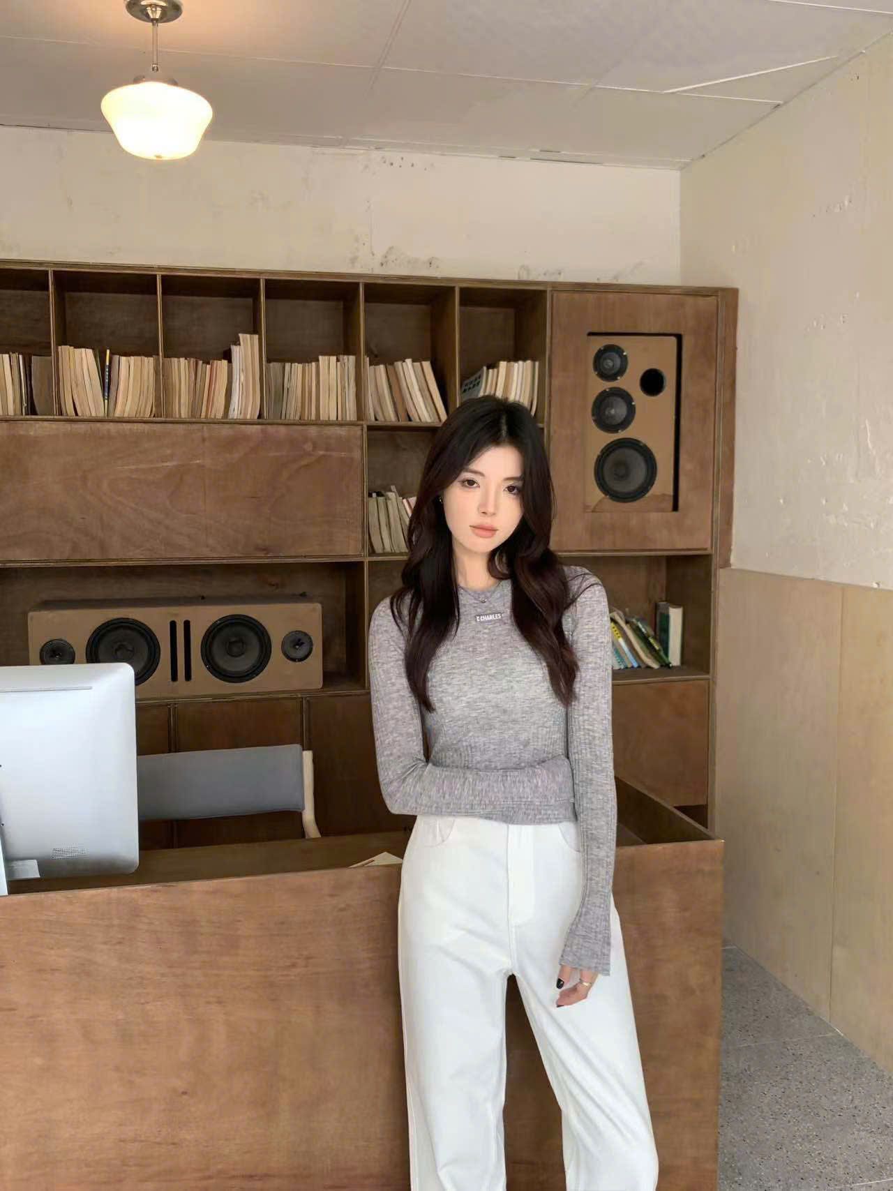 Áo len mỏng ghi xám- tăm