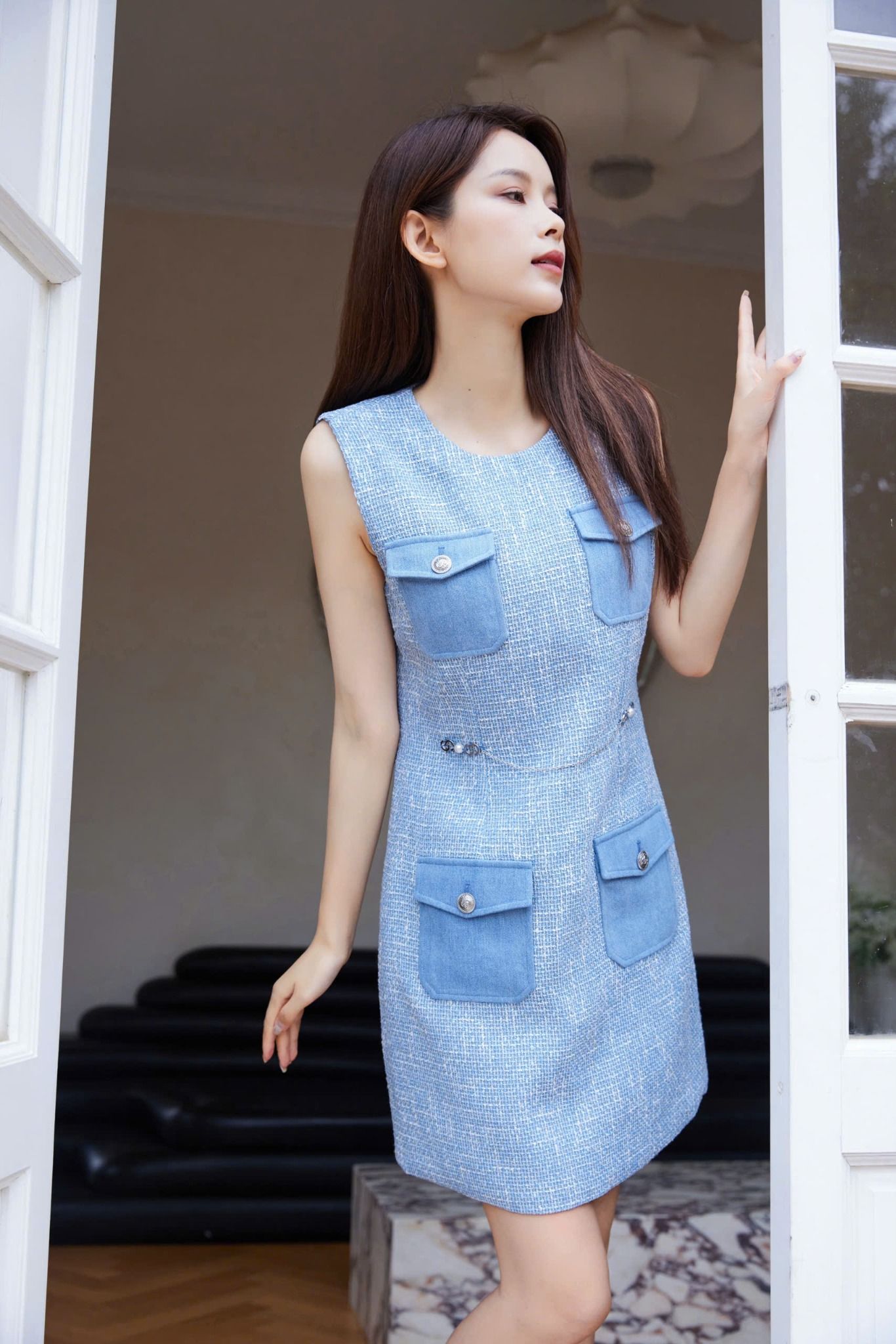 Váy dạ tweed xanh, belt trắng
