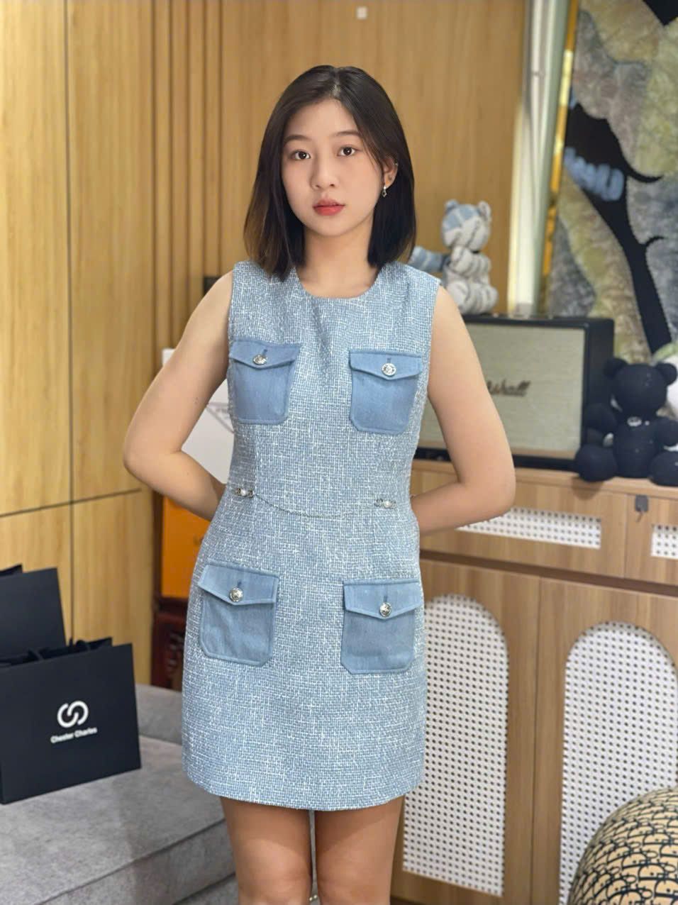 Váy dạ tweed xanh, belt trắng