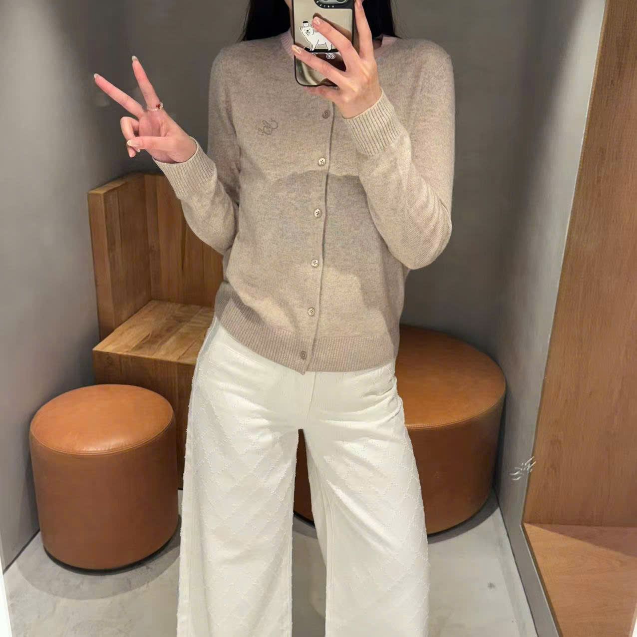 CDG xám cổ hồng chữ lồng CC