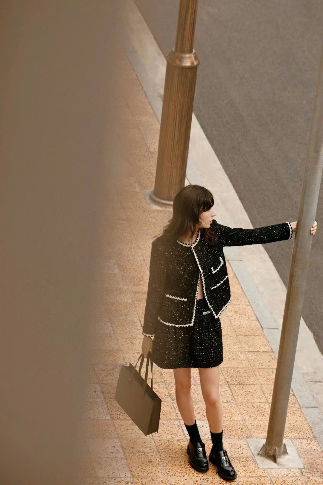 Áo dạ tweed blink, viền trắng